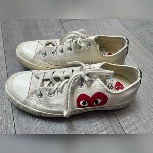 COMME DES GARÇONS PLAY
Off-White Converse Edition Chuck 70 Low Top
Sneakers